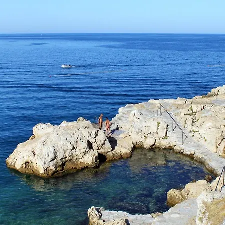 By The Sea - 17935 Ρόβινι