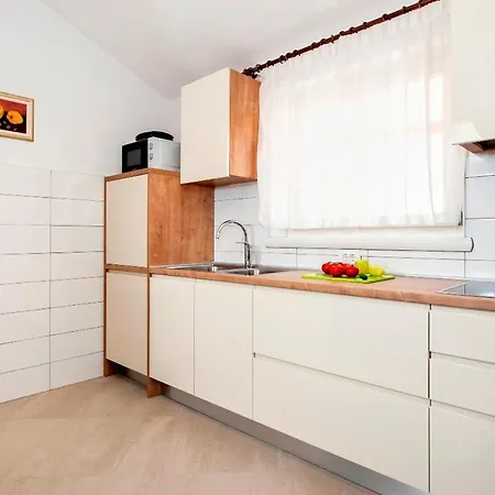 Apartment By The Sea - 17935 Rovinj