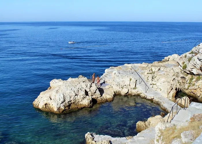 By The Sea - 17935 Ρόβινι